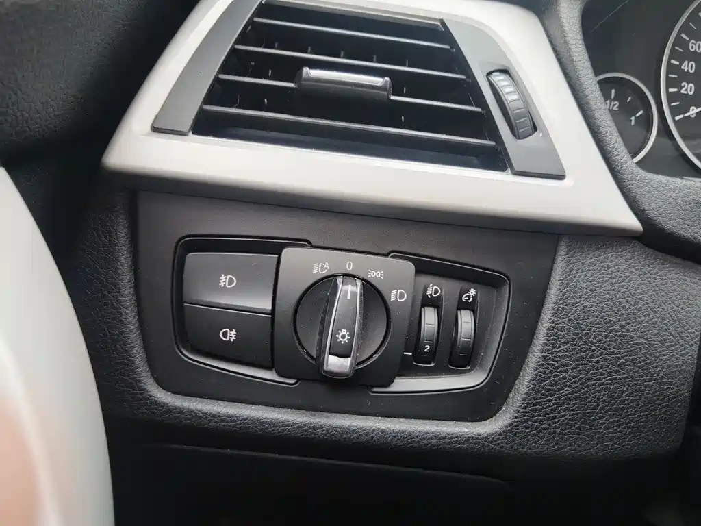 BMW 3 Series 2014 — фото 15