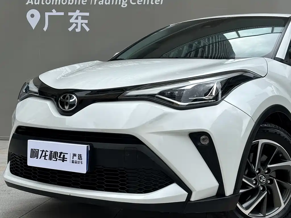 Toyota C-HR 2023 — фото 17