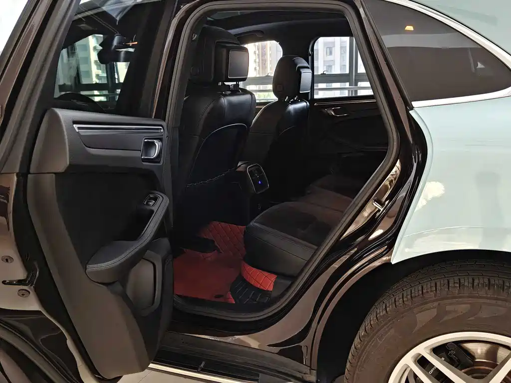 Porsche Macan 2020 — фото 12