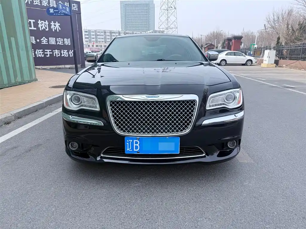 Chrysler 300C 2015 — фото 2