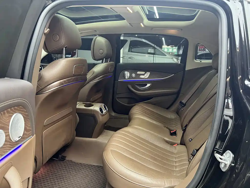 Mercedes-Benz E-Class 2020 — фото 18