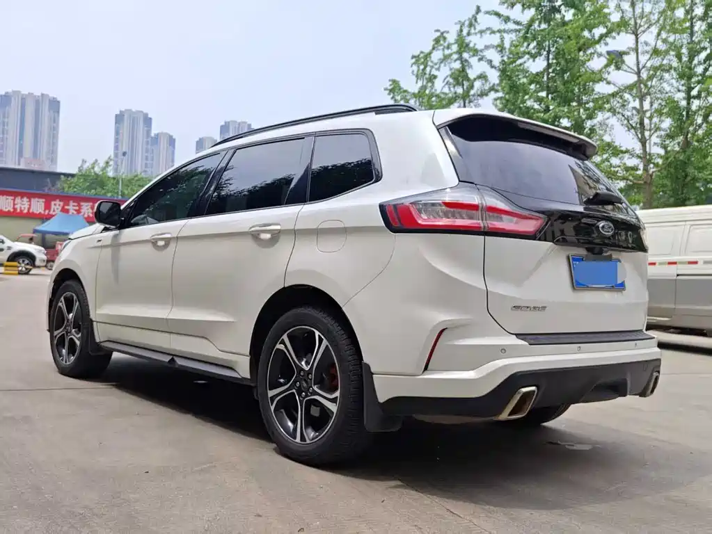 Ford Edge 2019 — фото 9