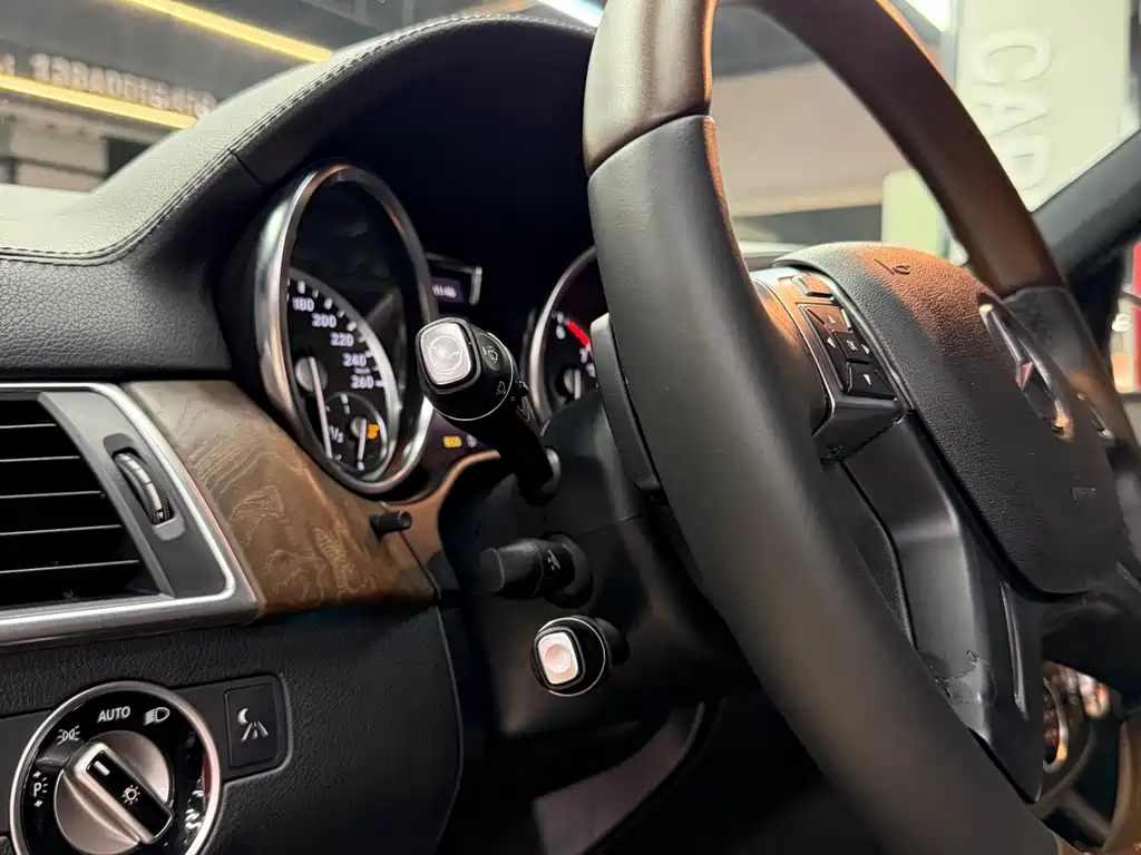 Mercedes-Benz GL-Class 2015 — фото 14