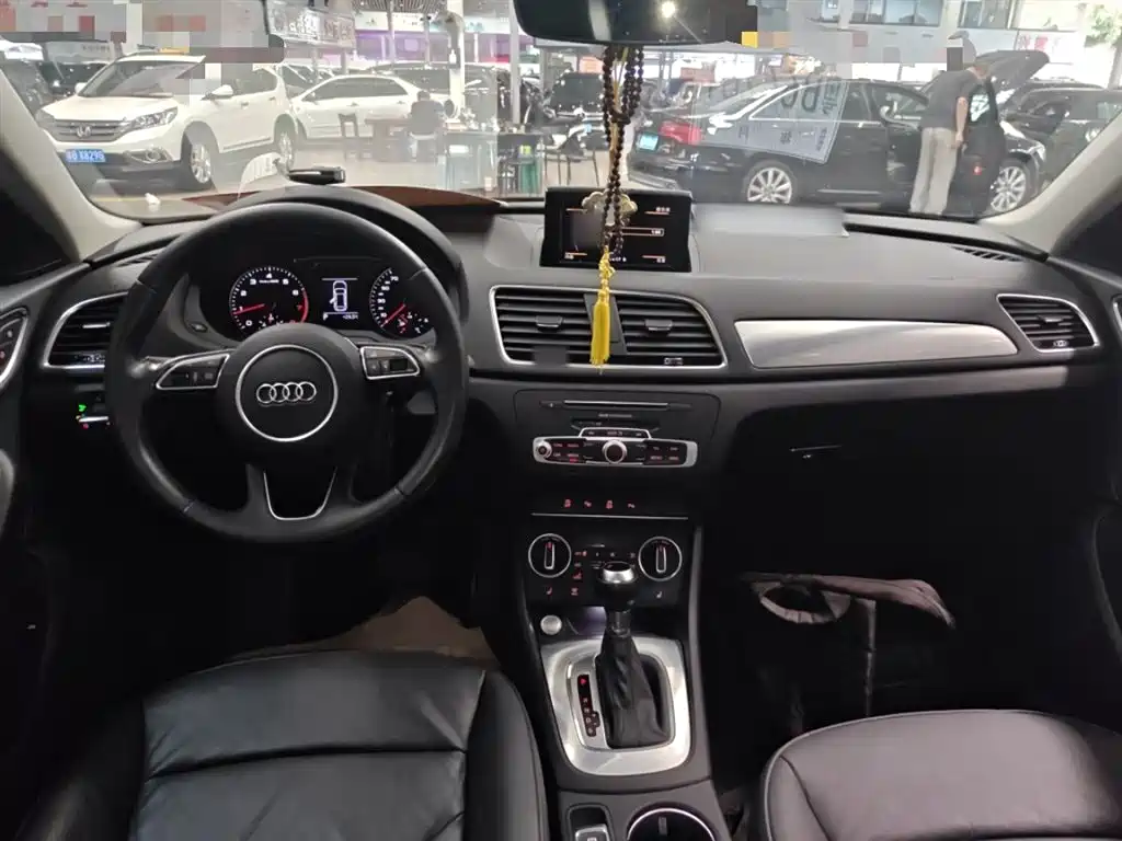 Audi Q3 2017 — фото 10