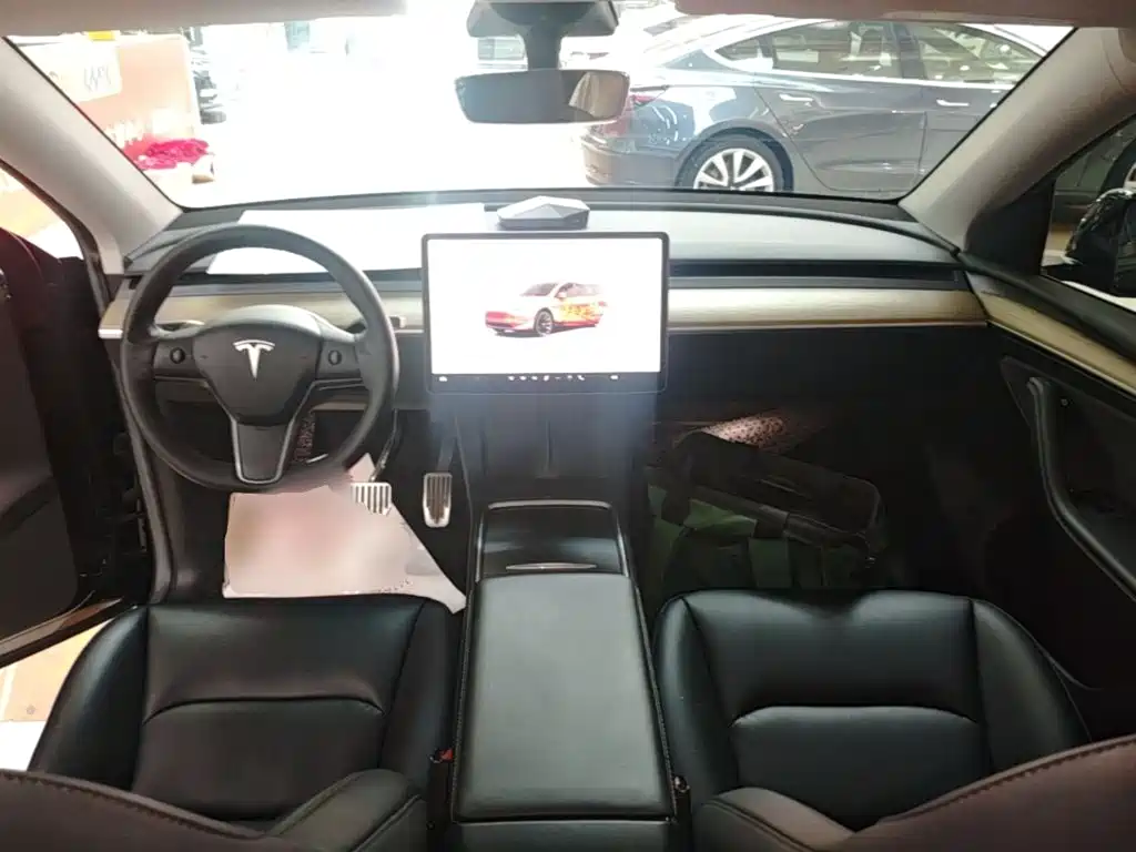 Tesla Model Y 2023 — фото 10