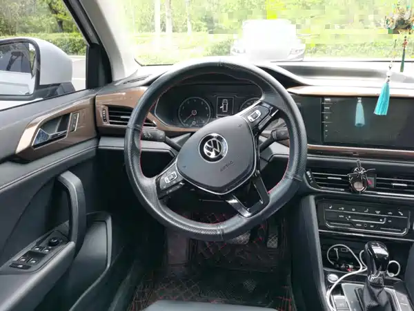 Volkswagen Tharu 2020