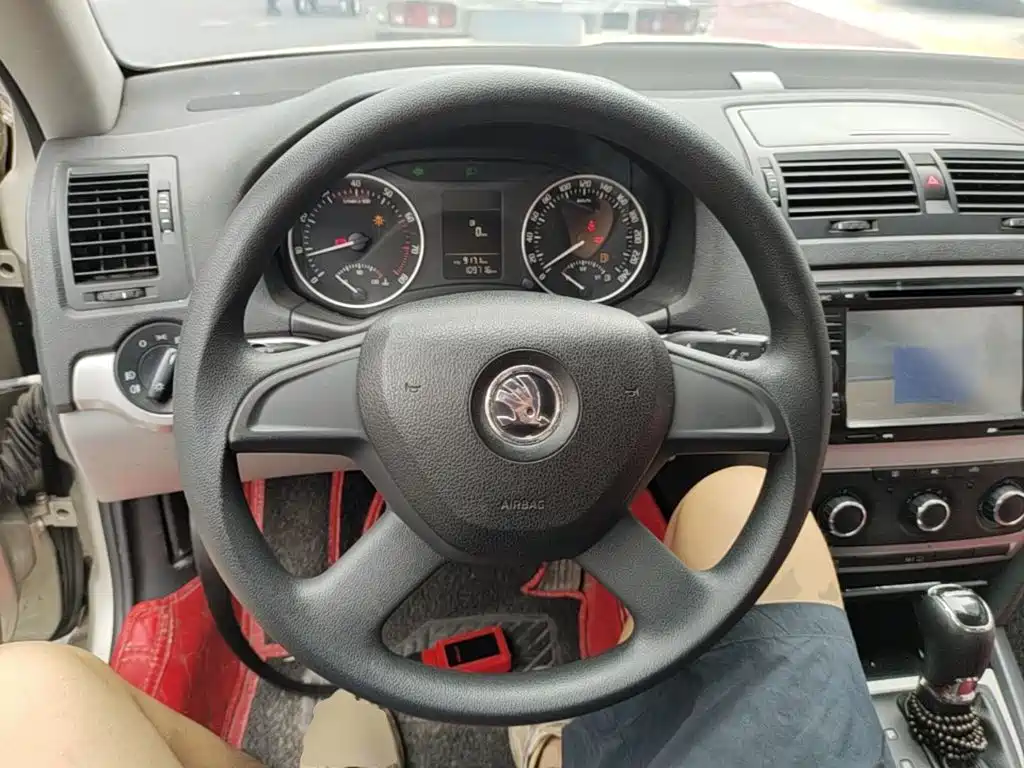 Skoda Octavia 2014 — фото 11