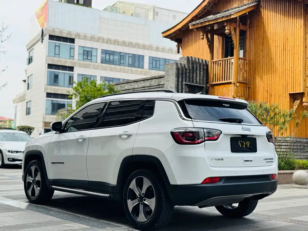 Jeep Compass 2017 — фото 6