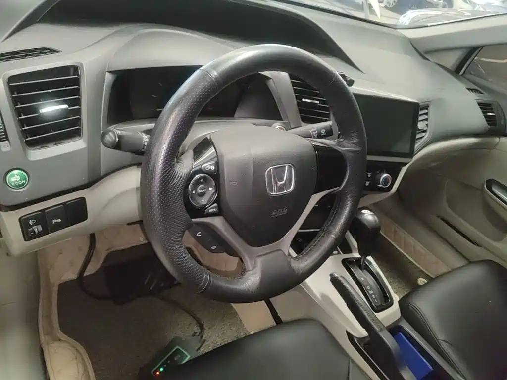 Honda Civic 2014 — фото 11