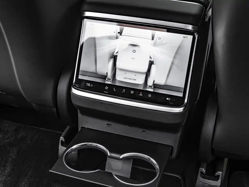 Tesla Model X 2024 — фото 16