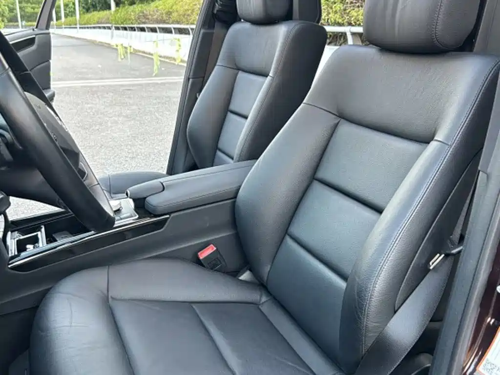 Mercedes-Benz E-Class 2010