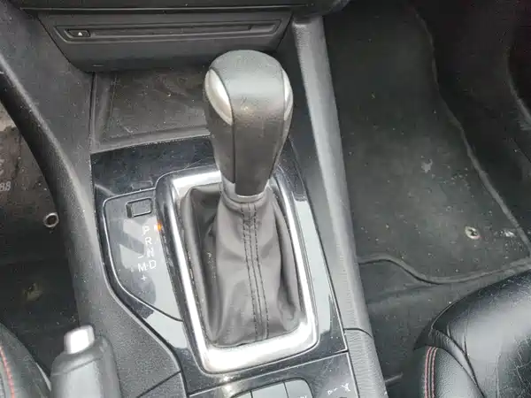 Mazda 3 Axela 2016