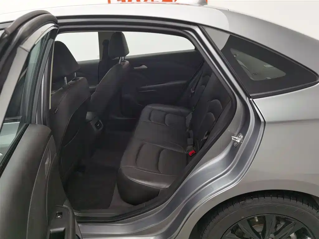 Chevrolet Monza 2019 — фото 15