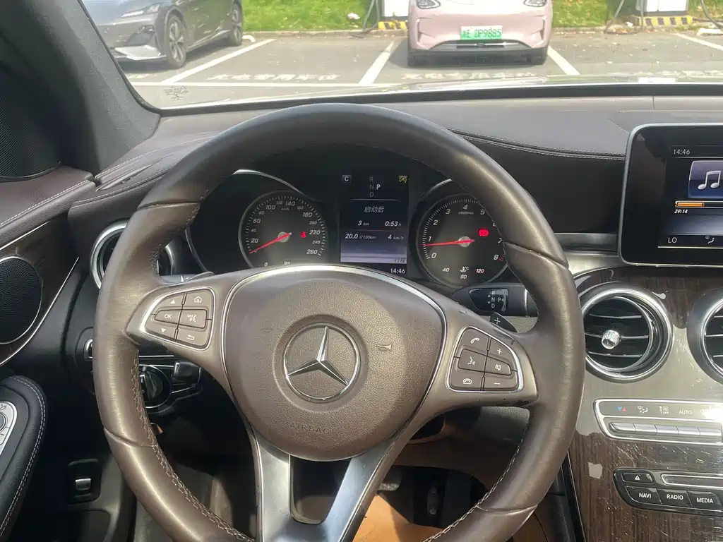 Mercedes-Benz GLC 2016 — фото 15