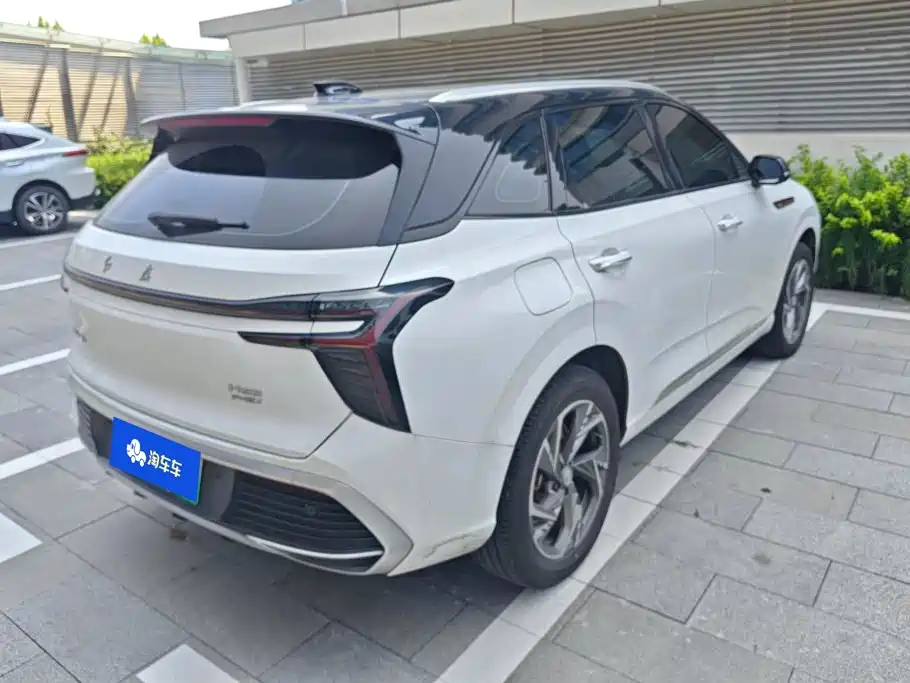 Hongqi HS3 PHEV 2024 — фото 3