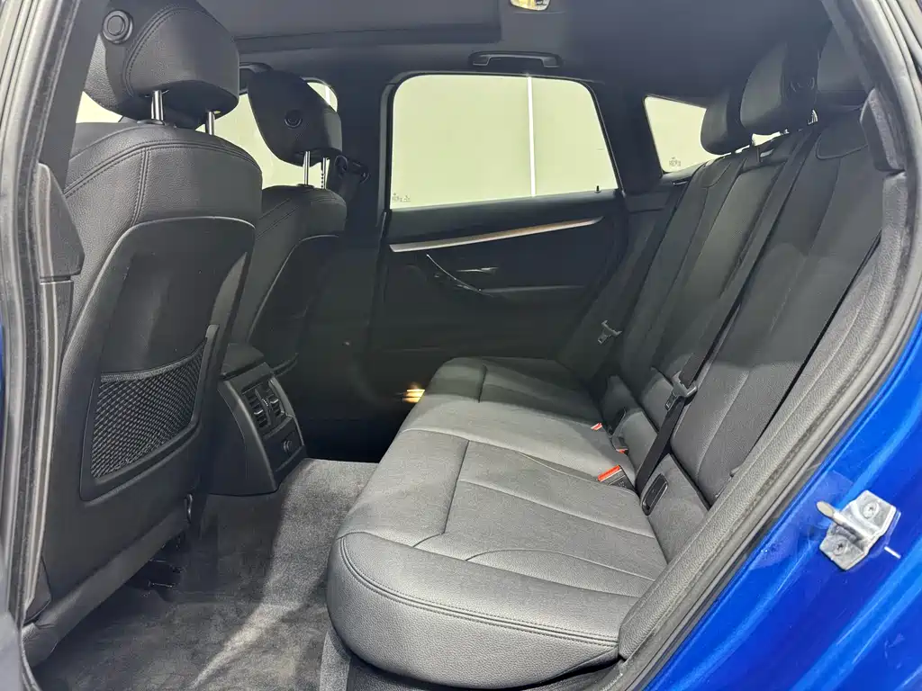 BMW 3 Series GT 2019 — фото 17