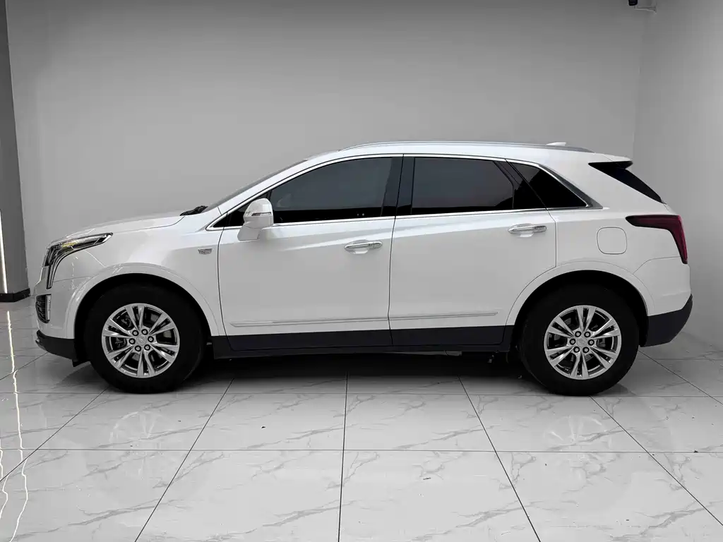Cadillac XT5 2022 — фото 9