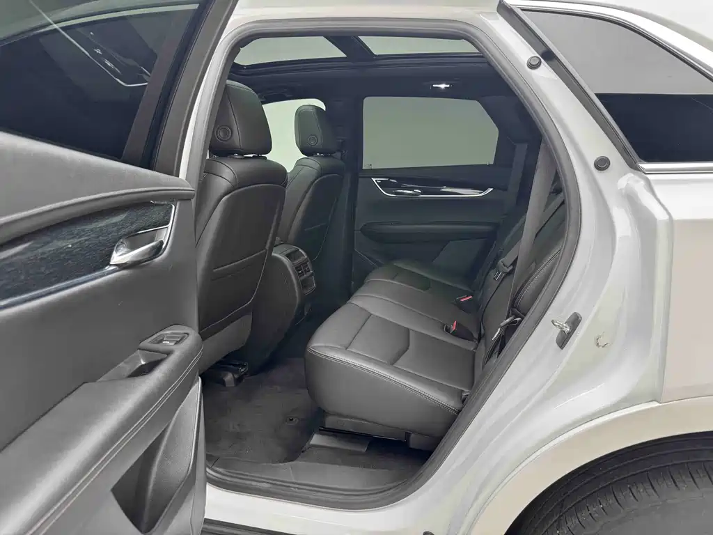 Cadillac XT5 2022 — фото 16