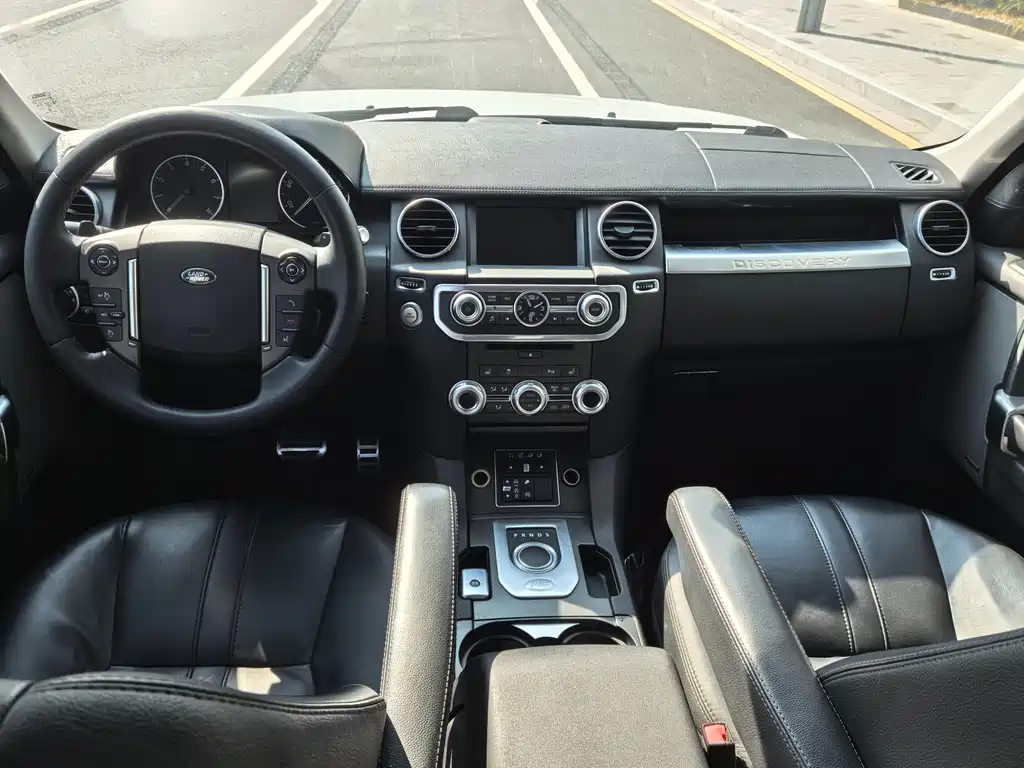 Land Rover Discovery 2015 — фото 17