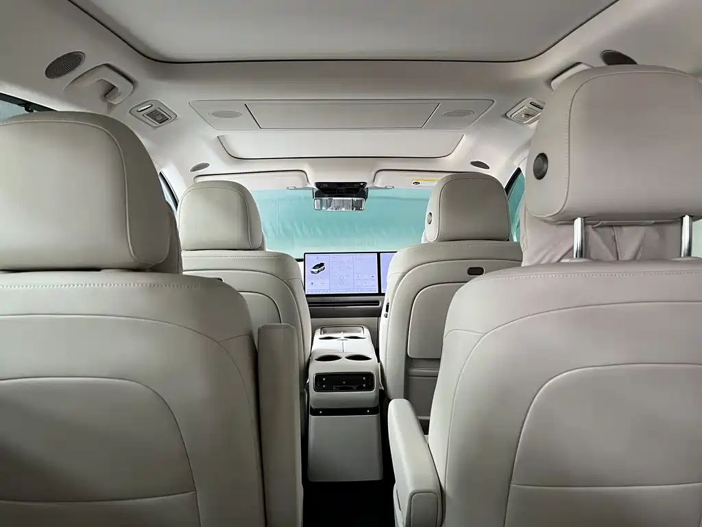 Li Auto i8 2025 — фото 11