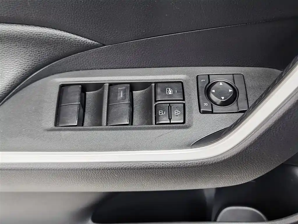 Toyota Wildlander 2022 — фото 9