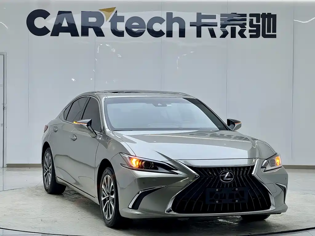 Lexus ES 2022 — фото 14