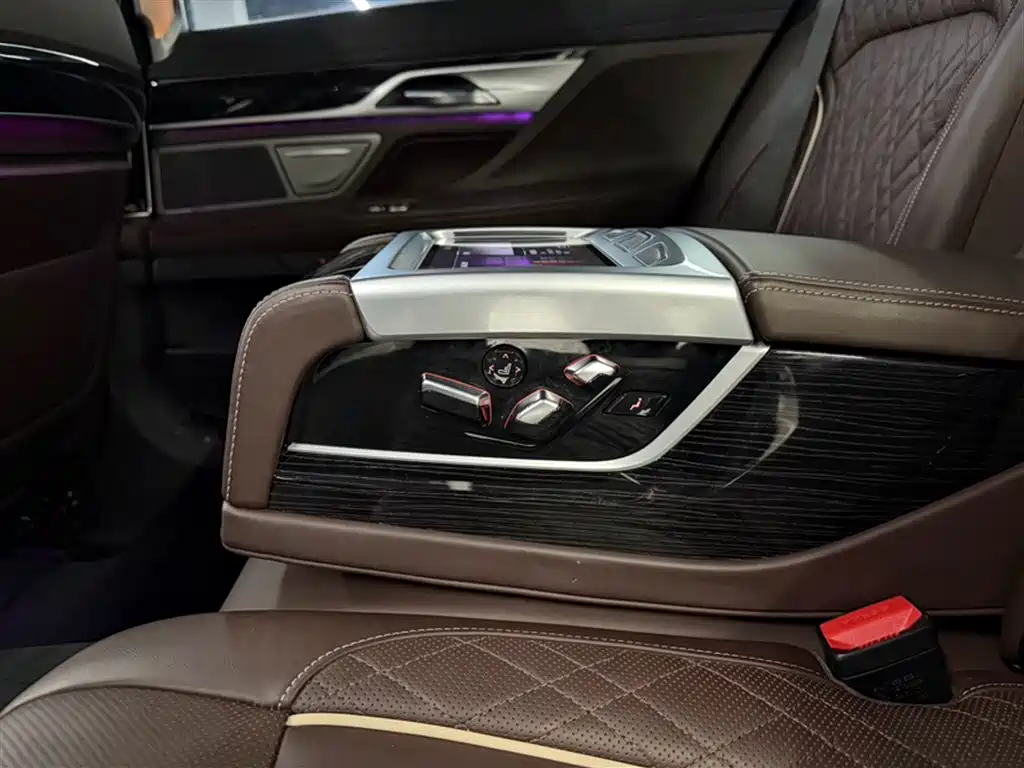 BMW 7 Series 2020 — фото 16