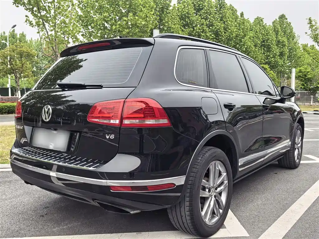 Volkswagen Touareg 2018 — фото 23