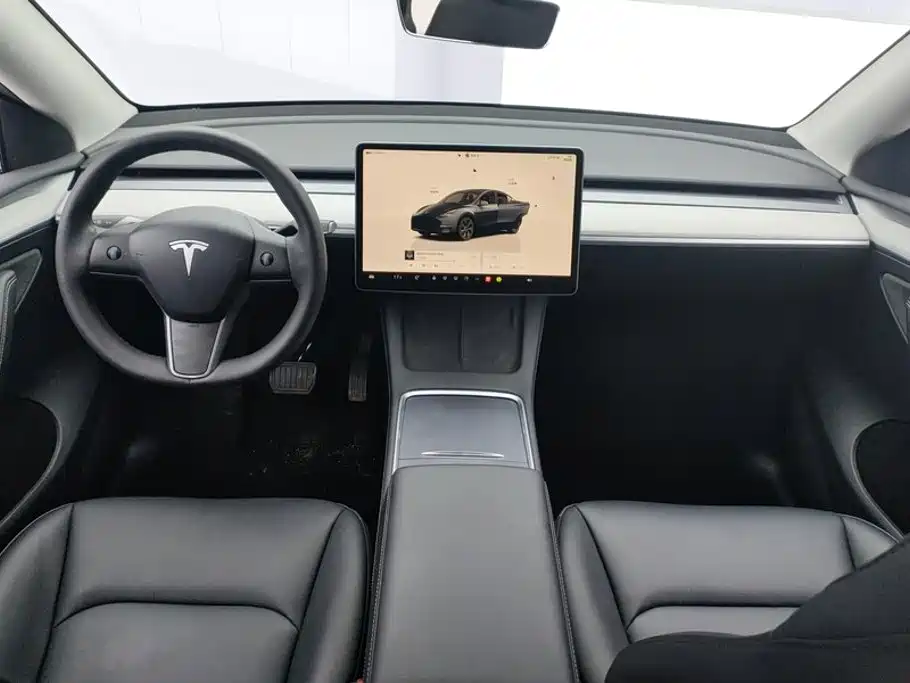 Tesla Model Y 2024 — фото 12