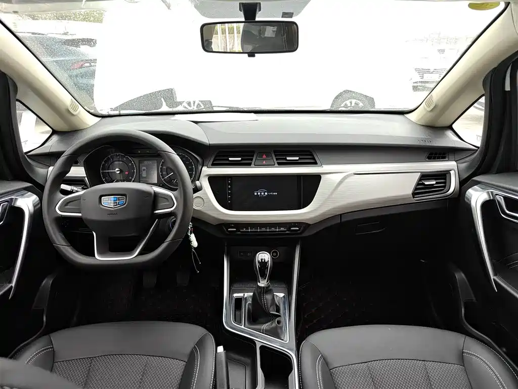 Geely Vision X3 2021 — фото 10