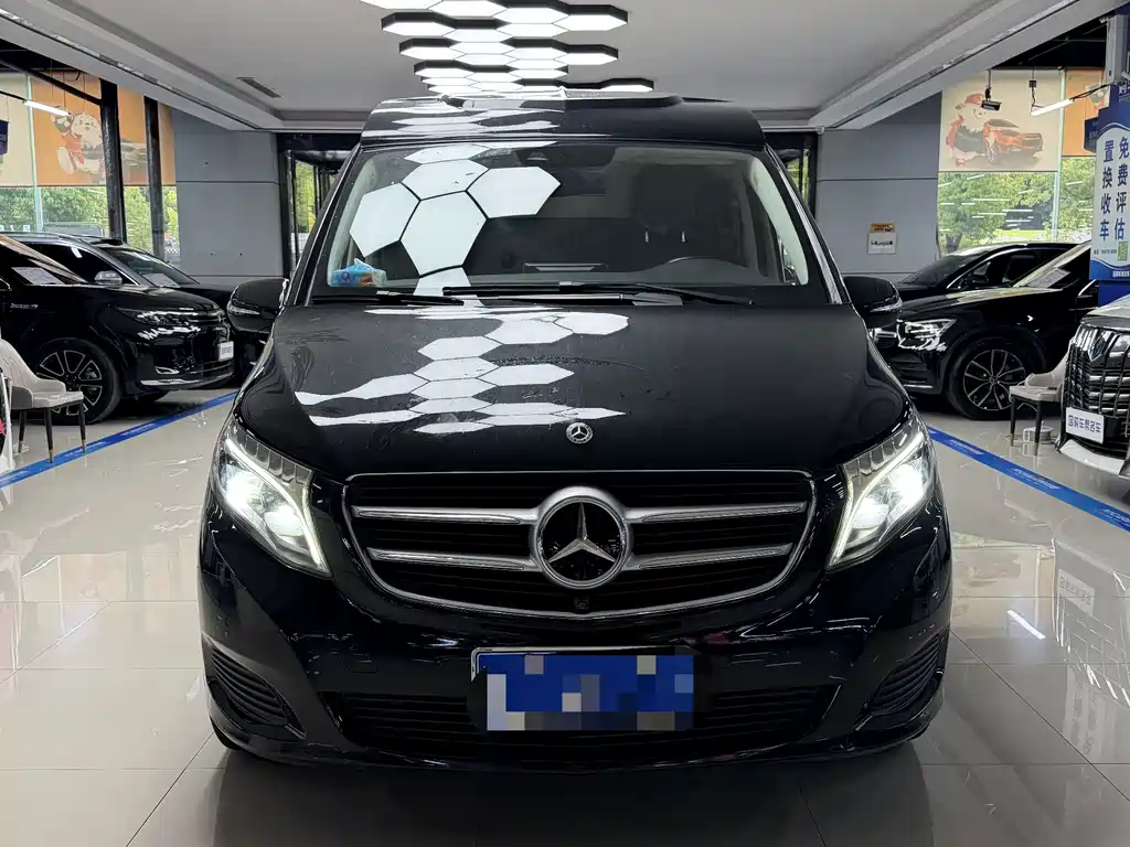 Mercedes-Benz V-Class 2020 — фото 2