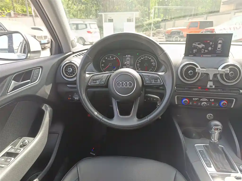 Audi A3 2019 — фото 11