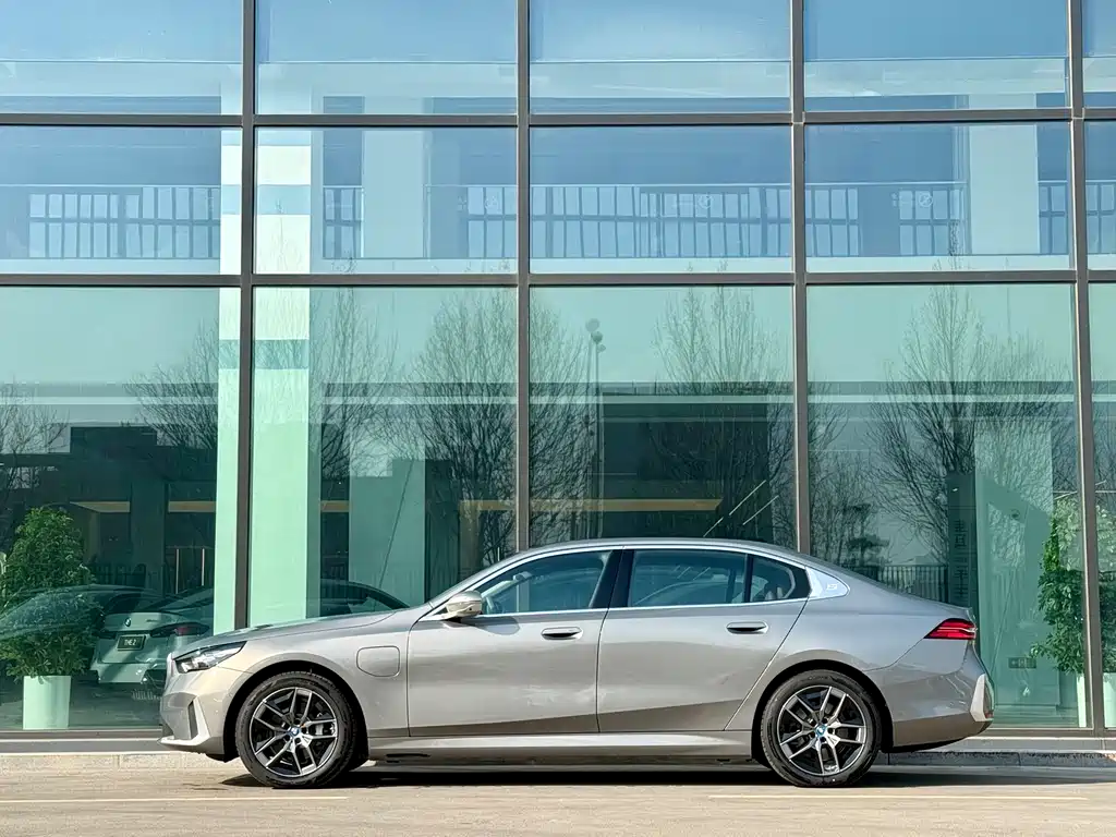 BMW i5 2026 — фото 22