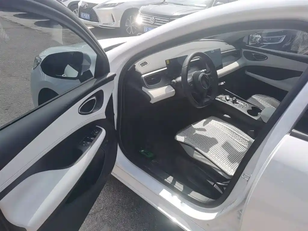 BYD Seal 05 DM-i 2025 — фото 16