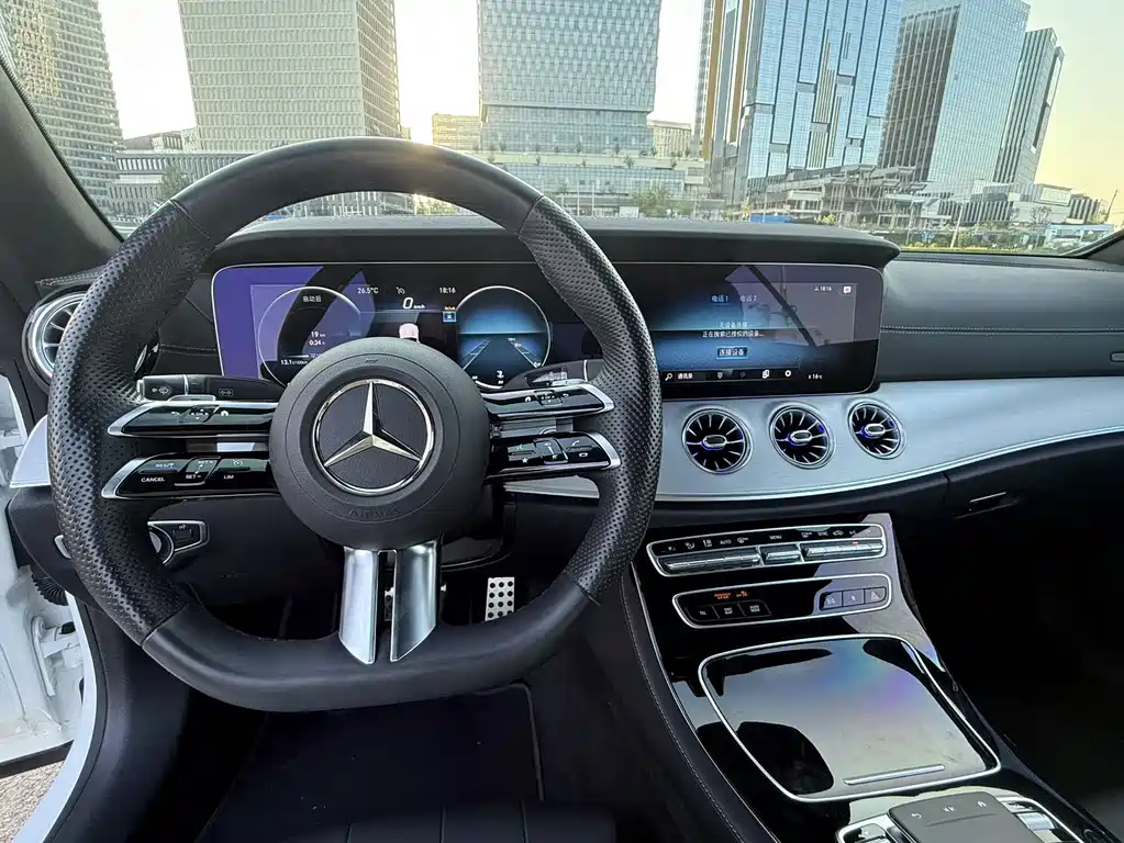 Mercedes-Benz E-Class 2023 — фото 8