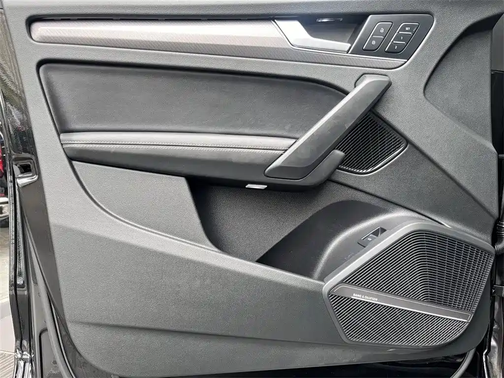 Audi Q5L 2022 — фото 17