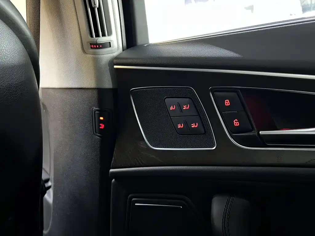 Audi A6L 2015 — фото 11