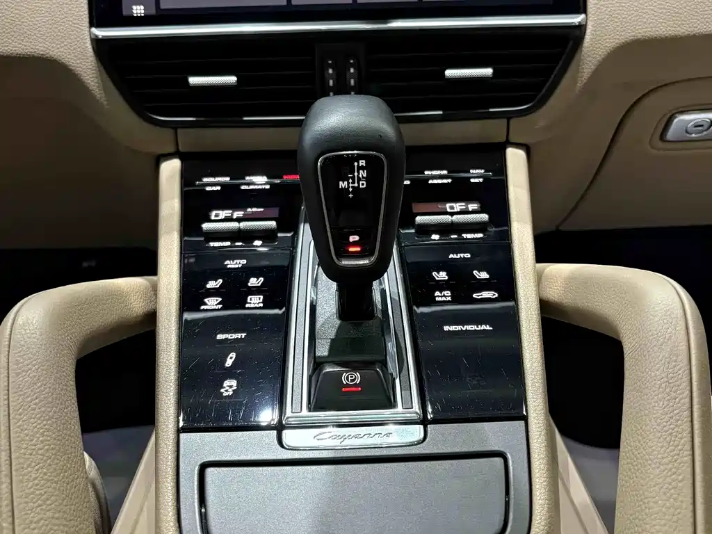 Porsche Cayenne 2020 — фото 10