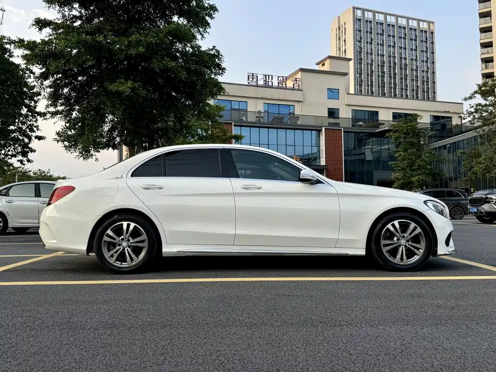 Mercedes-Benz C-Class 2017