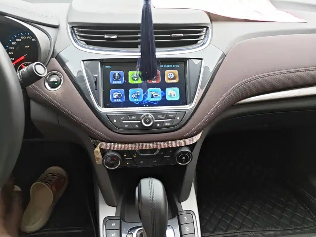 Chevrolet Malibu 2018 — фото 13