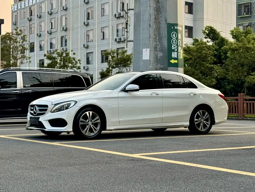 Mercedes-Benz C-Class 2017
