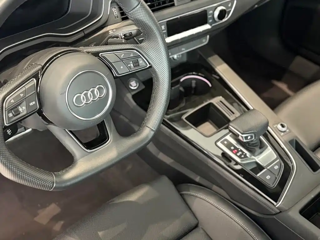 Audi A4L 2024 — фото 15