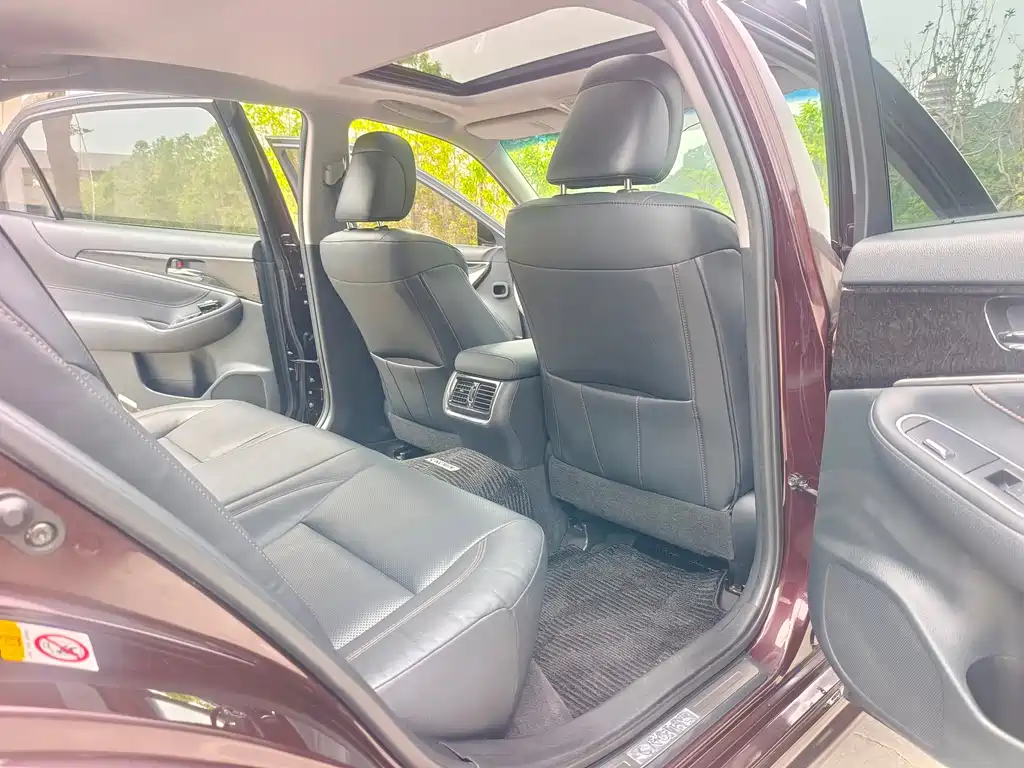 Toyota Crown 2018 — фото 12