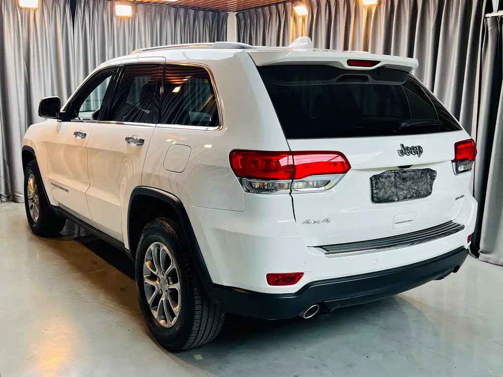 Jeep Grand Cherokee 2015 — фото 5