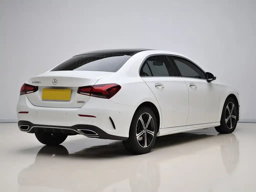 Mercedes-Benz A-Class 2023 — фото 3