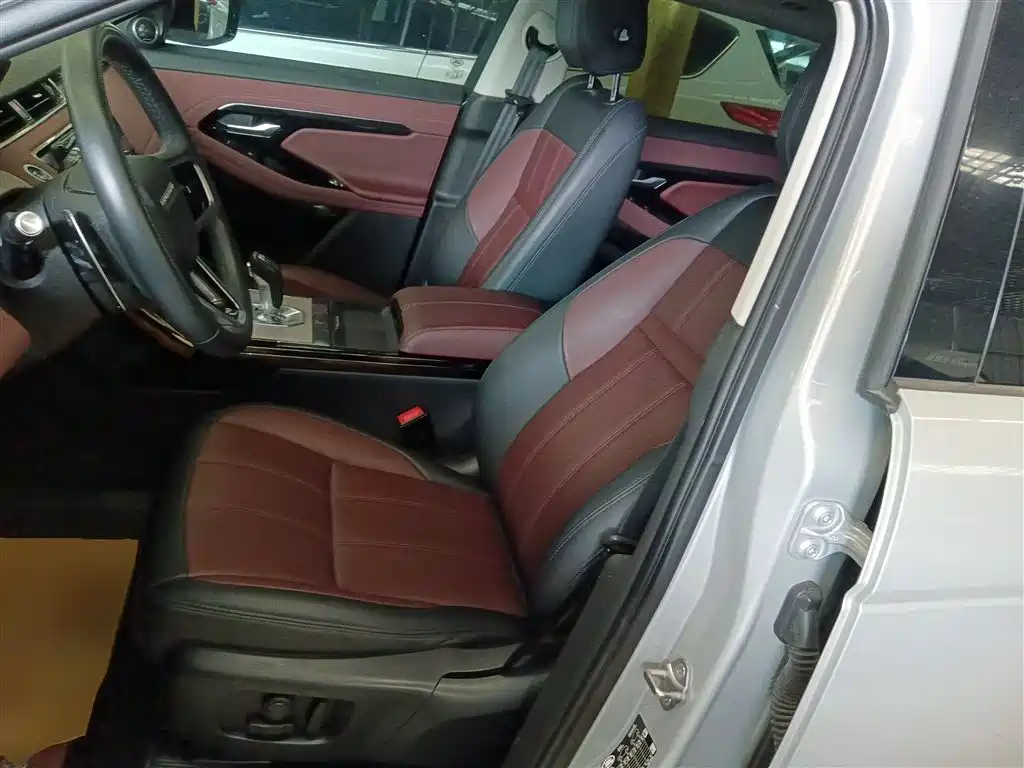 Land Rover Evoque 2023 — фото 11