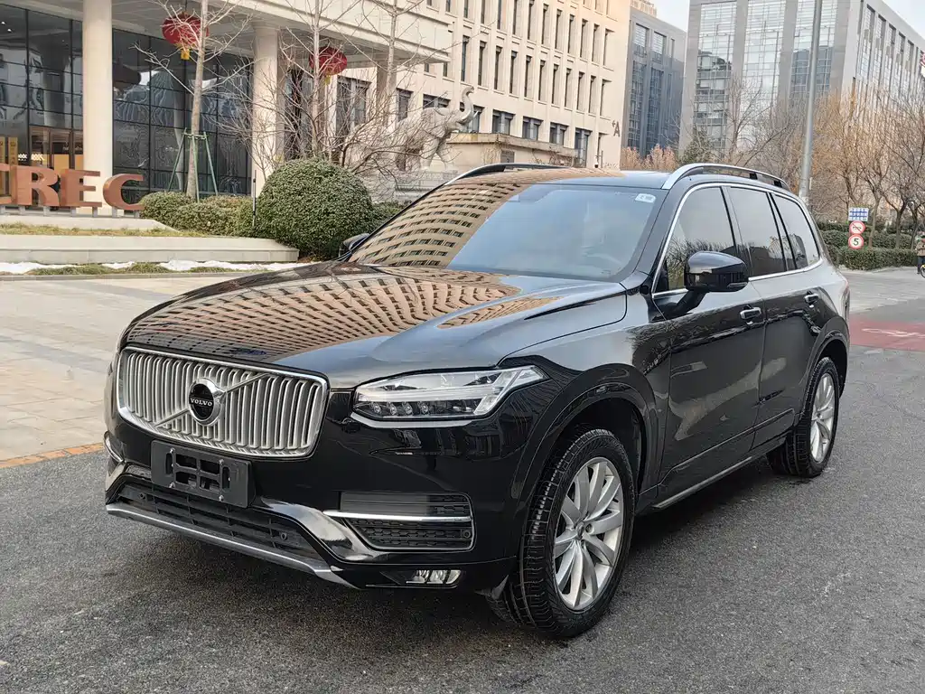 Volvo XC90 2018 — фото 1