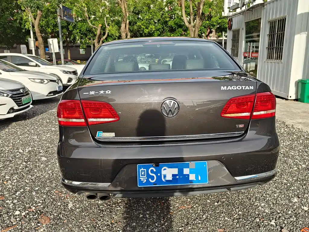 Volkswagen Magotan 2013