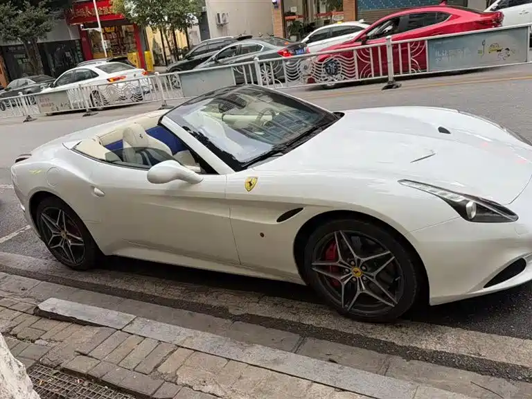 Ferrari California T 2015 — фото 8