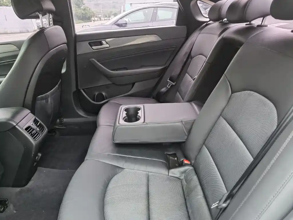 Hyundai Sonata 2016 — фото 12